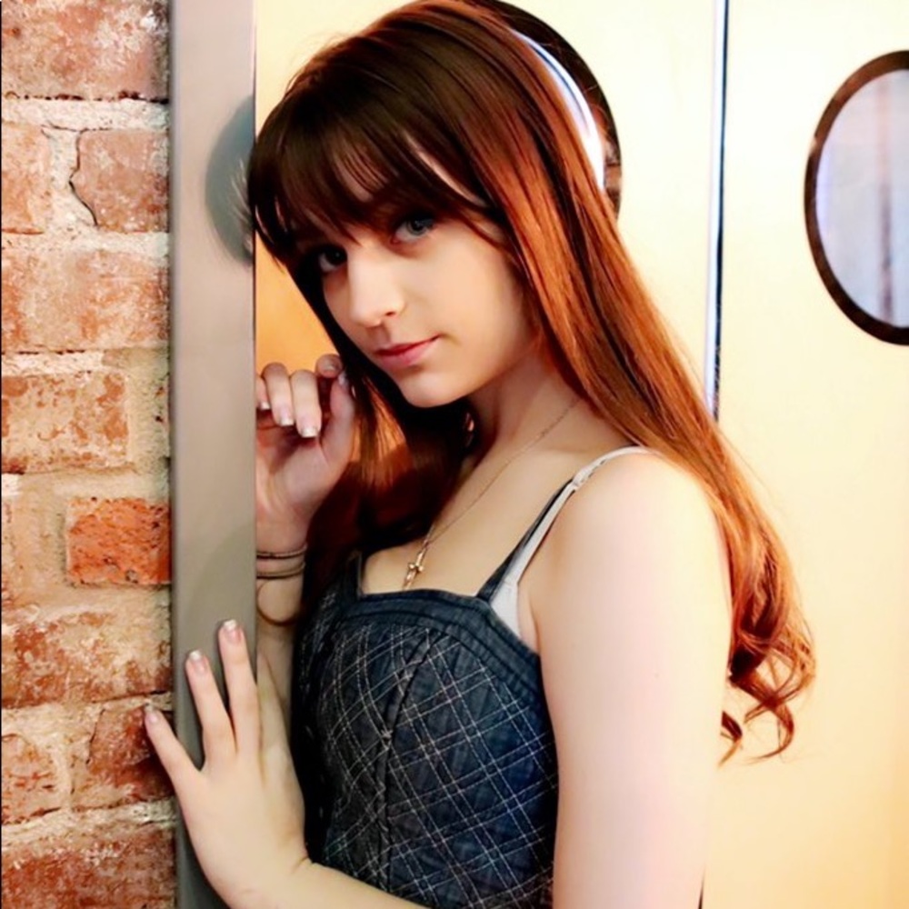 Meet your Posher, Felicity